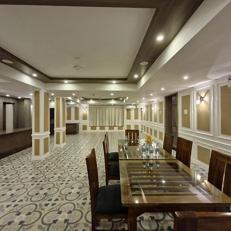 Golden Landmark Green Valley Beach Resort Dona Paula Esterno foto