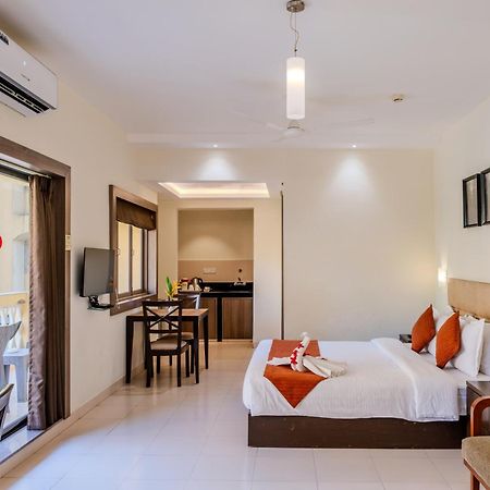 Golden Landmark Green Valley Beach Resort Dona Paula Esterno foto