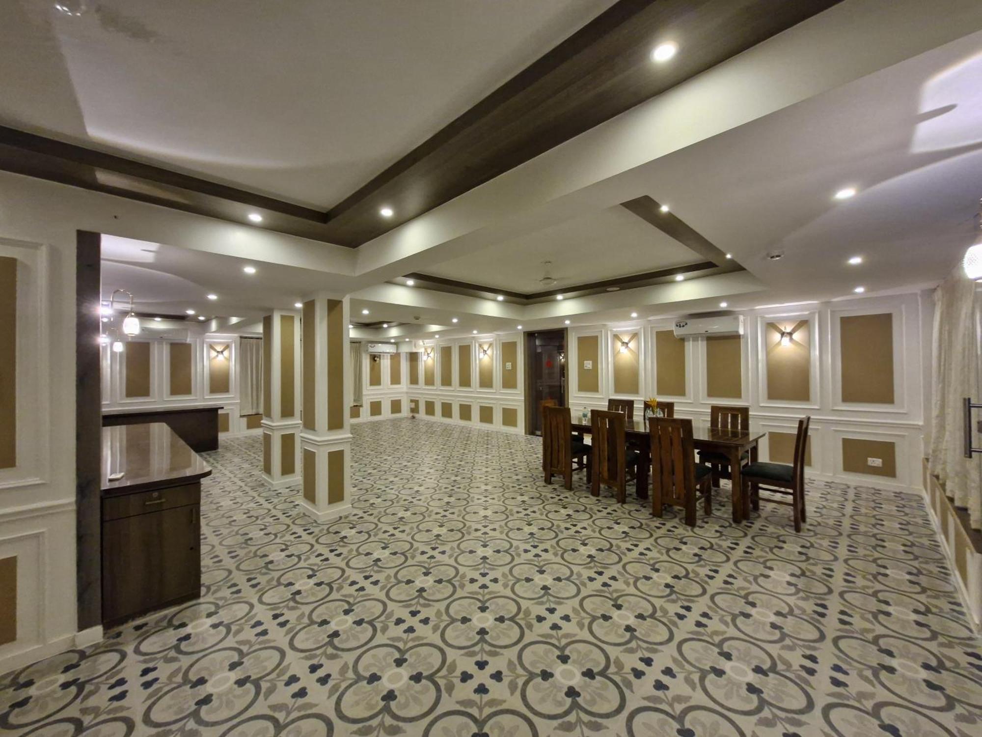 Golden Landmark Green Valley Beach Resort Dona Paula Esterno foto