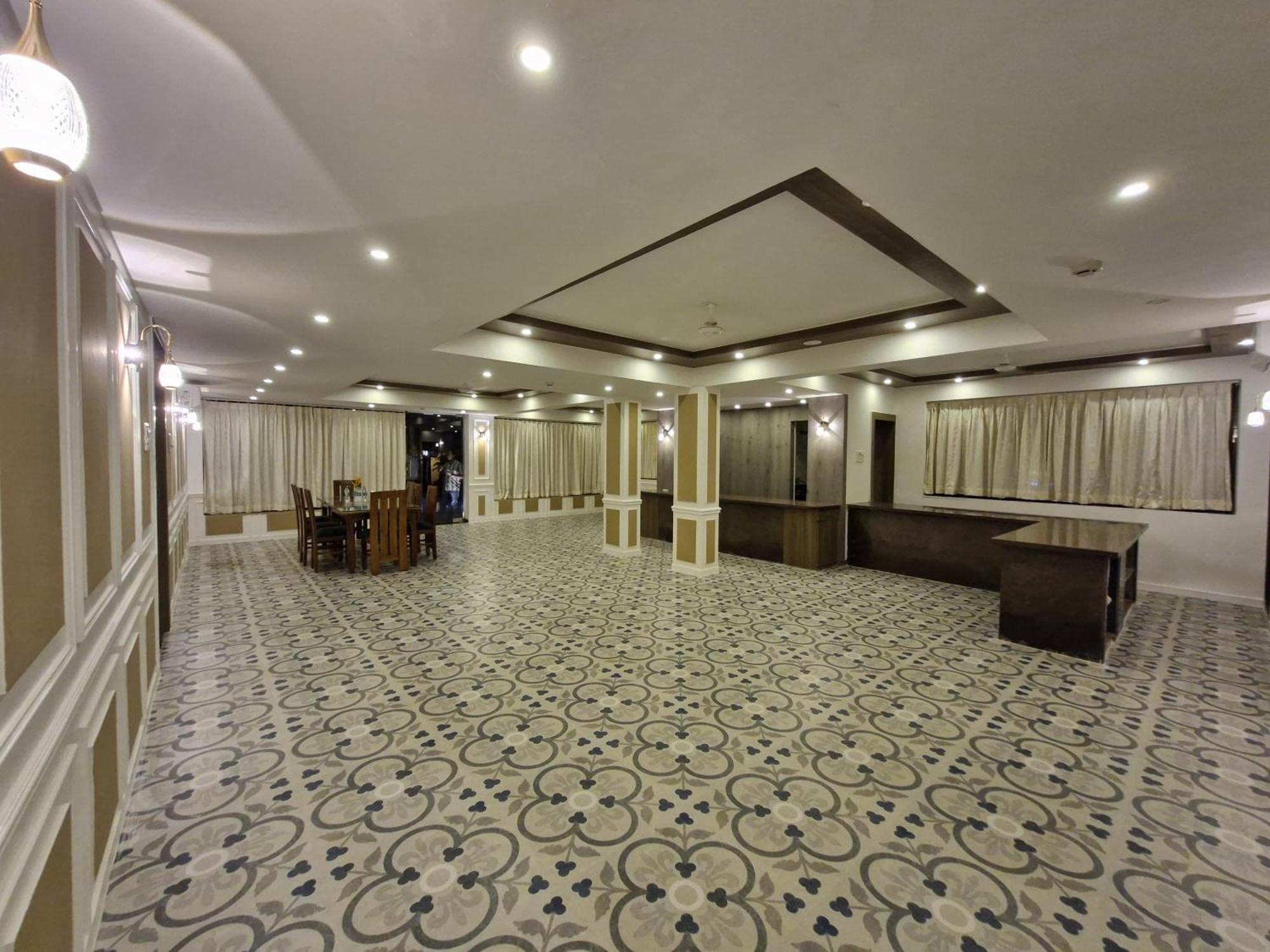 Golden Landmark Green Valley Beach Resort Dona Paula Esterno foto