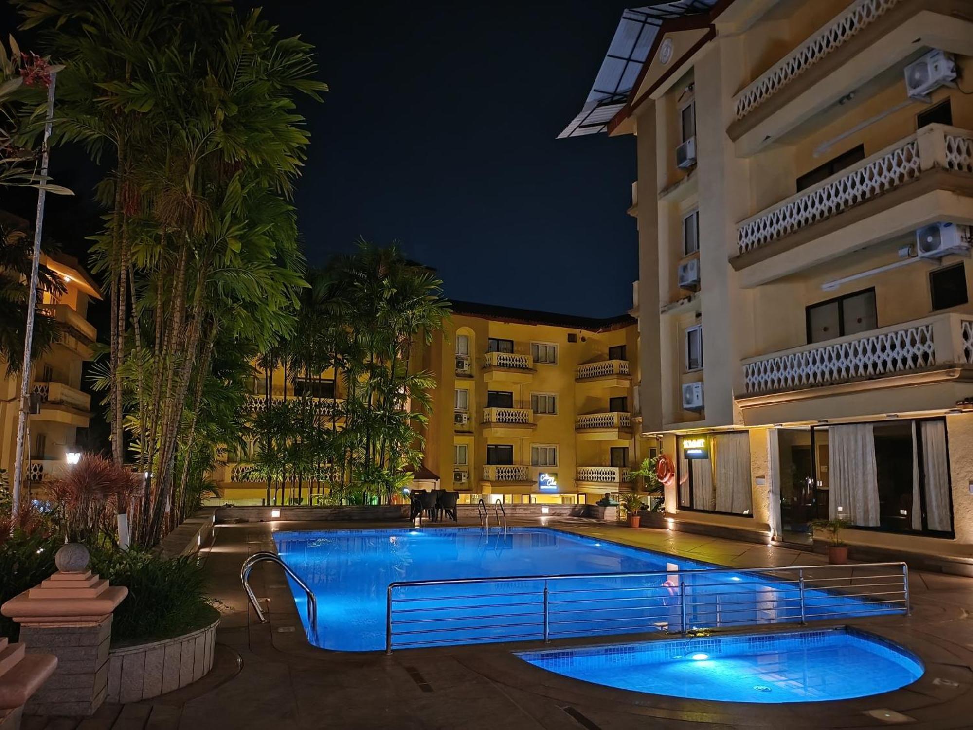 Golden Landmark Green Valley Beach Resort Dona Paula Esterno foto