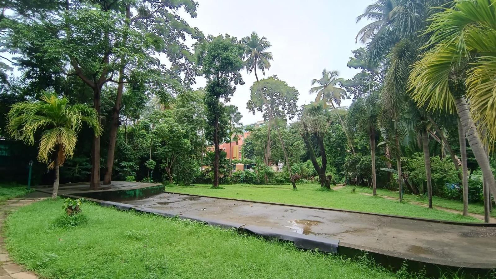 Golden Landmark Green Valley Beach Resort Dona Paula Esterno foto