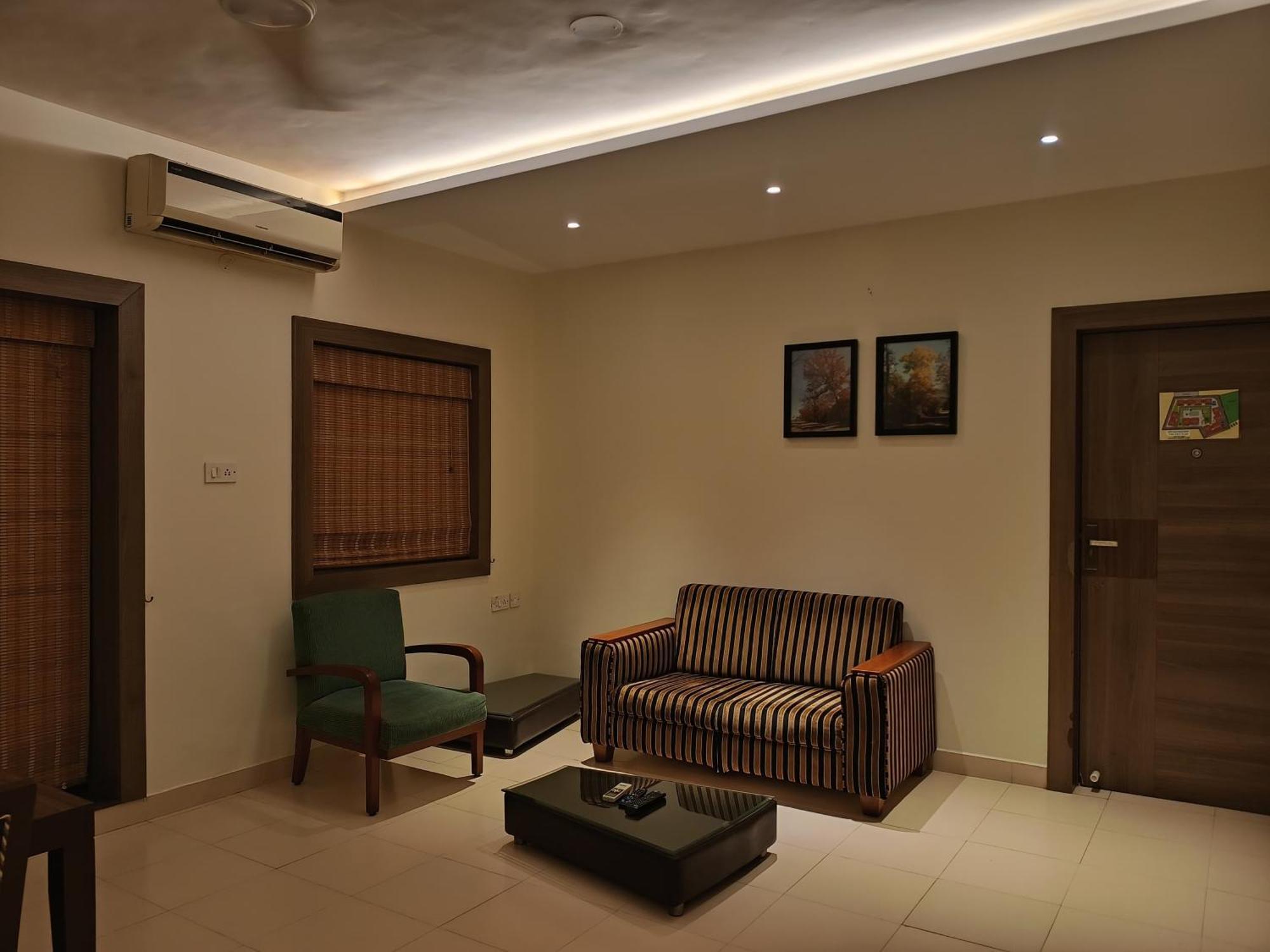 Golden Landmark Green Valley Beach Resort Dona Paula Esterno foto