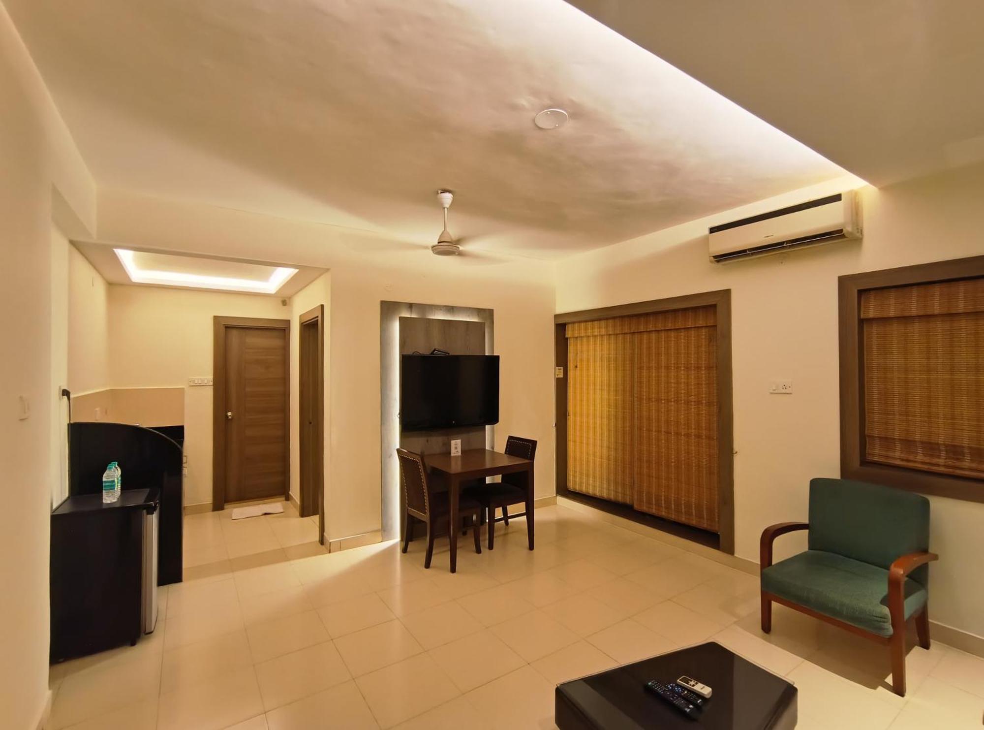 Golden Landmark Green Valley Beach Resort Dona Paula Esterno foto