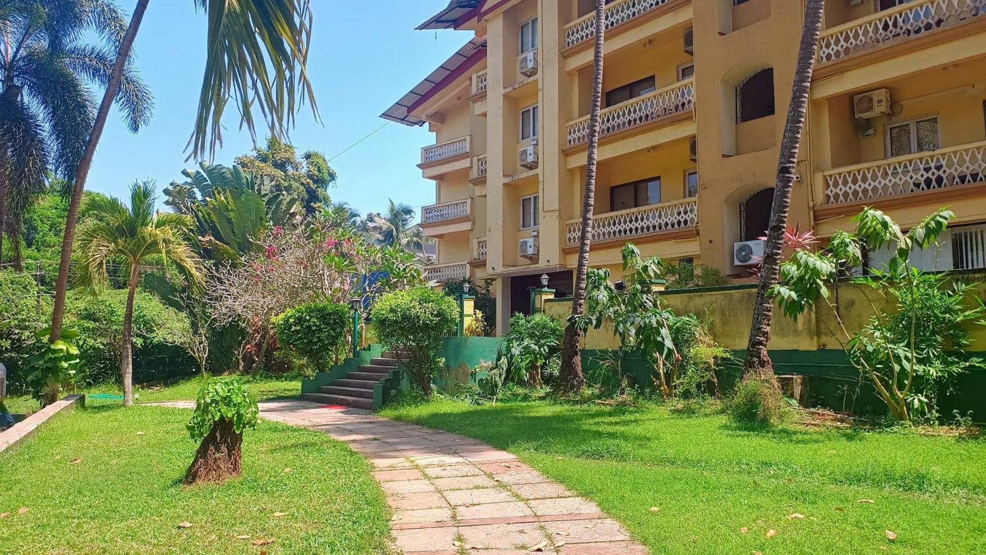 Golden Landmark Green Valley Beach Resort Dona Paula Esterno foto