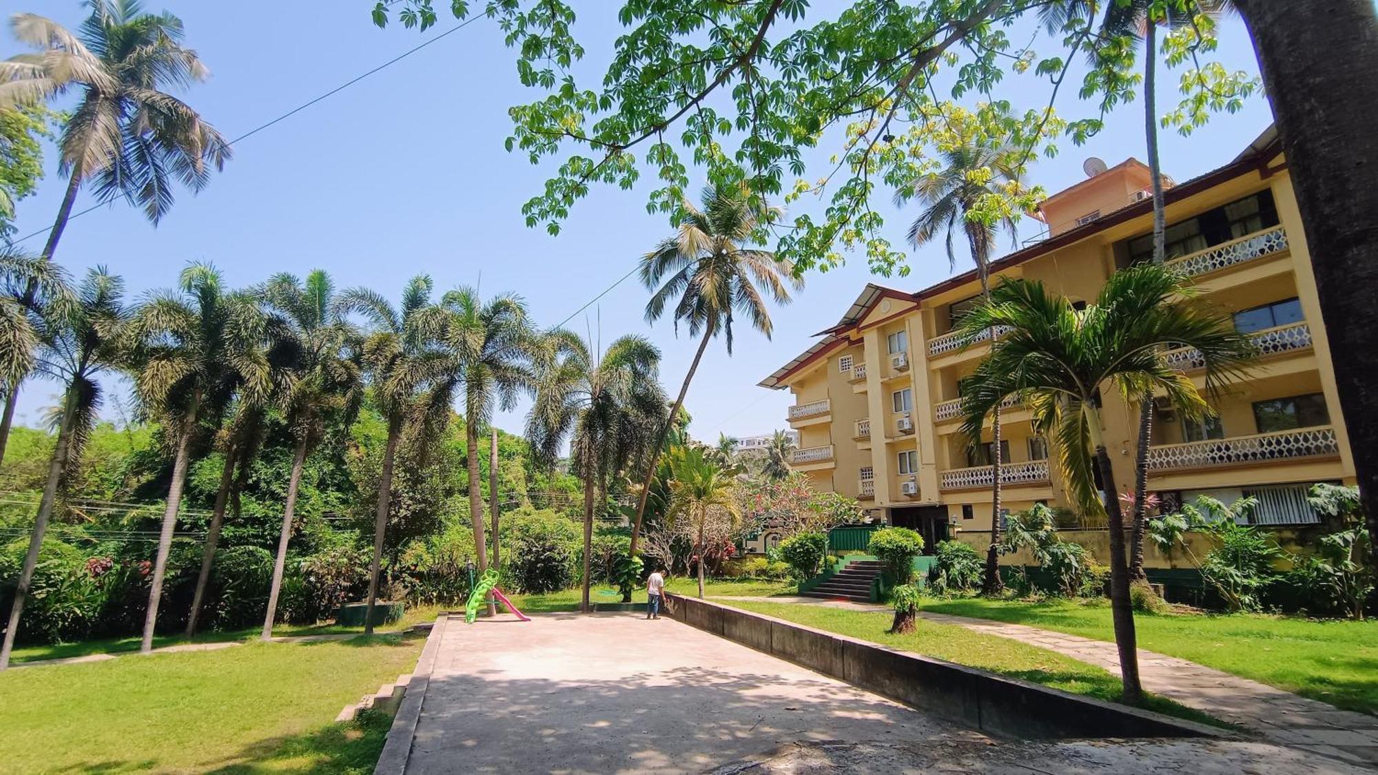 Golden Landmark Green Valley Beach Resort Dona Paula Esterno foto
