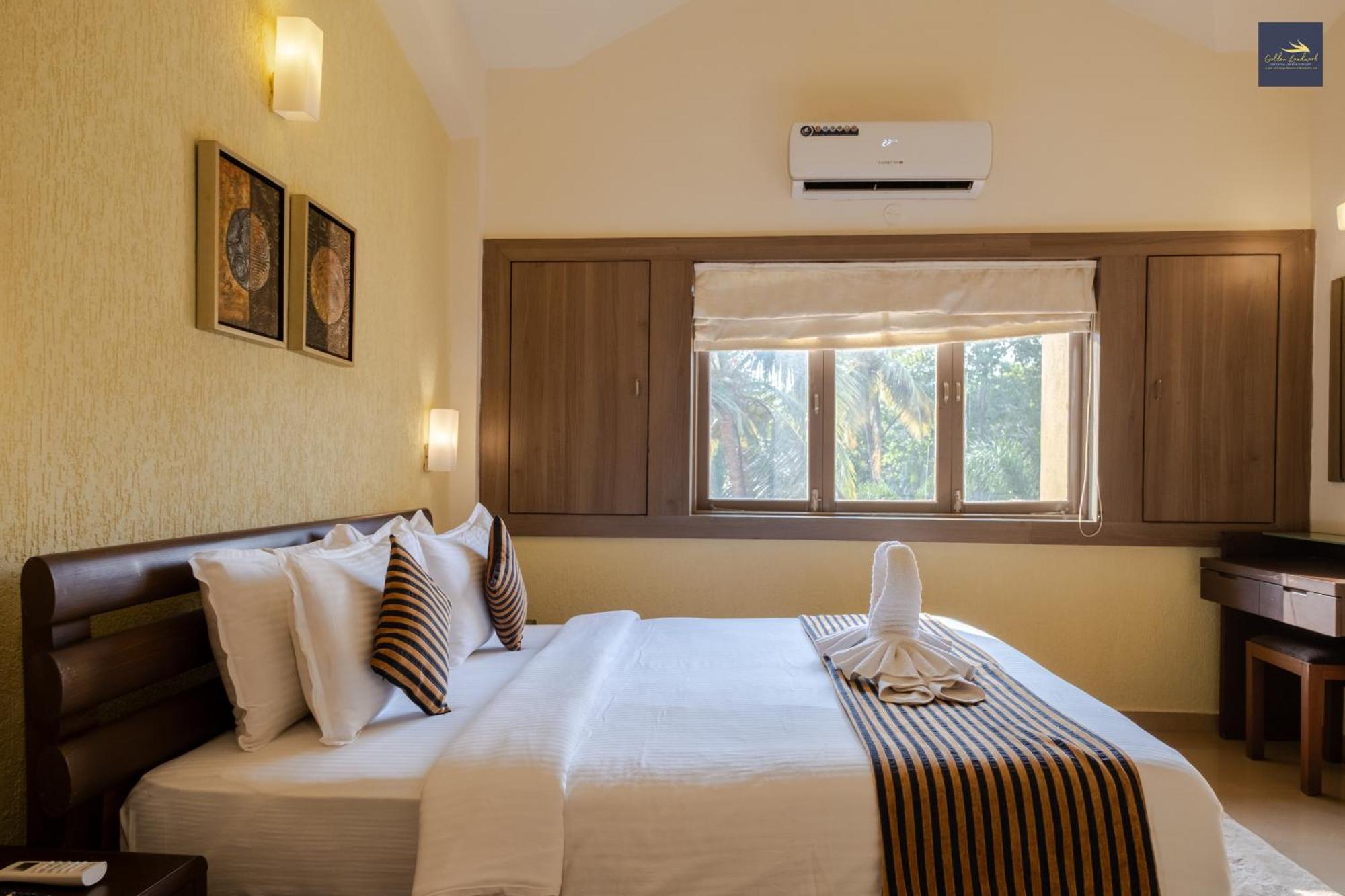 Golden Landmark Green Valley Beach Resort Dona Paula Esterno foto