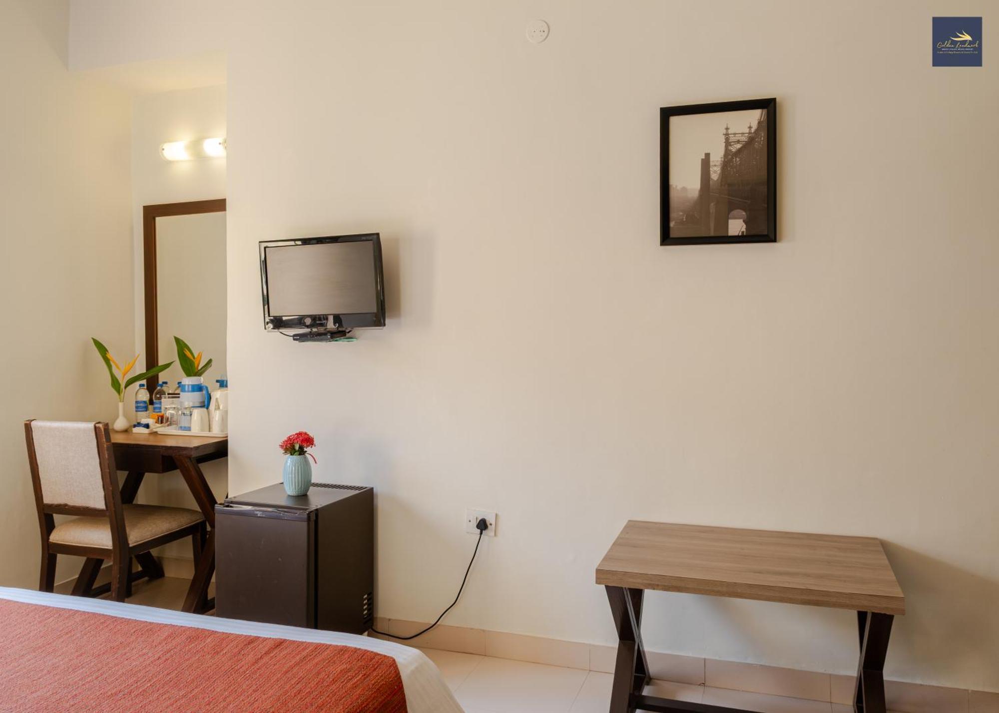 Golden Landmark Green Valley Beach Resort Dona Paula Esterno foto