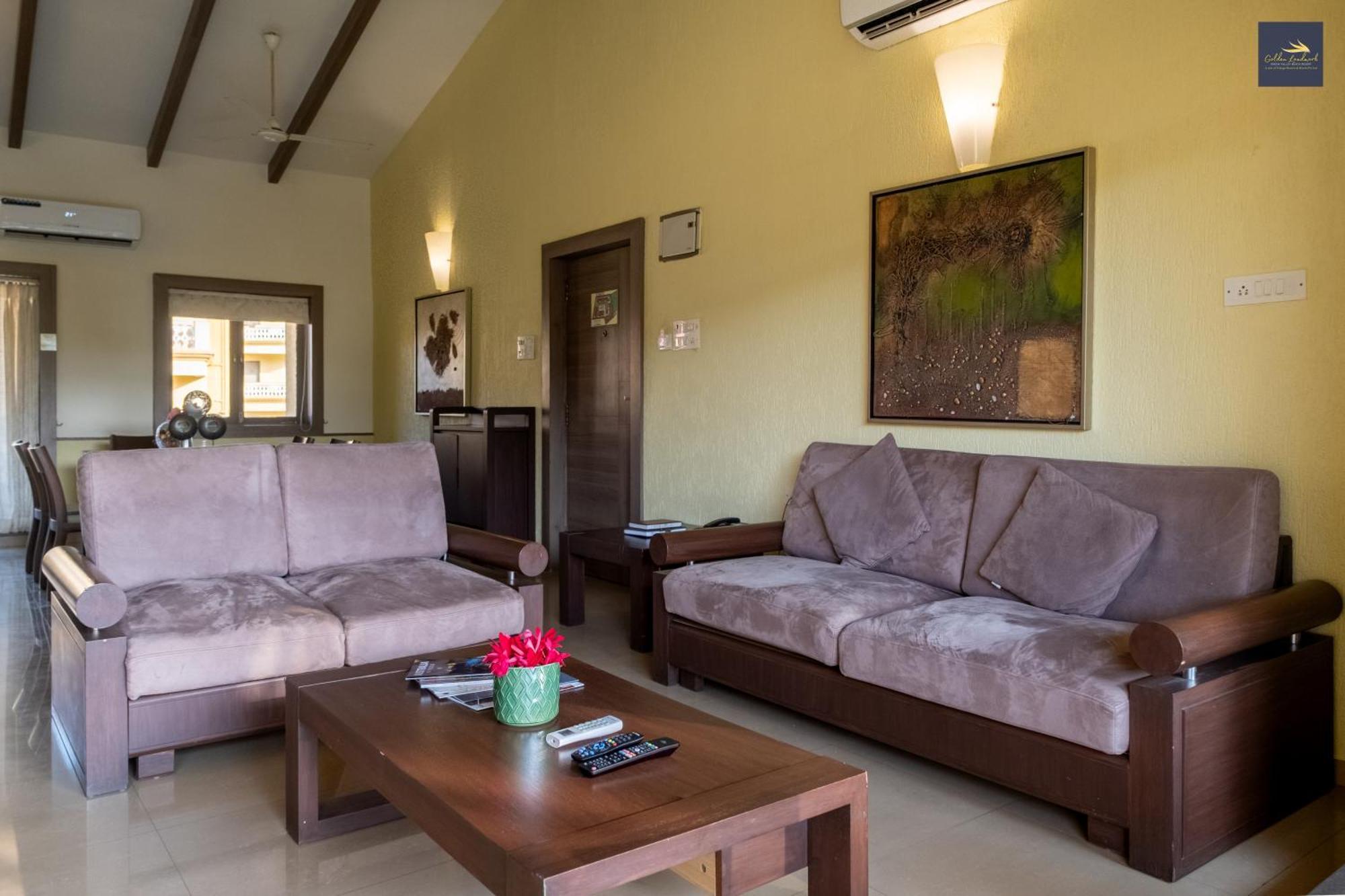 Golden Landmark Green Valley Beach Resort Dona Paula Esterno foto
