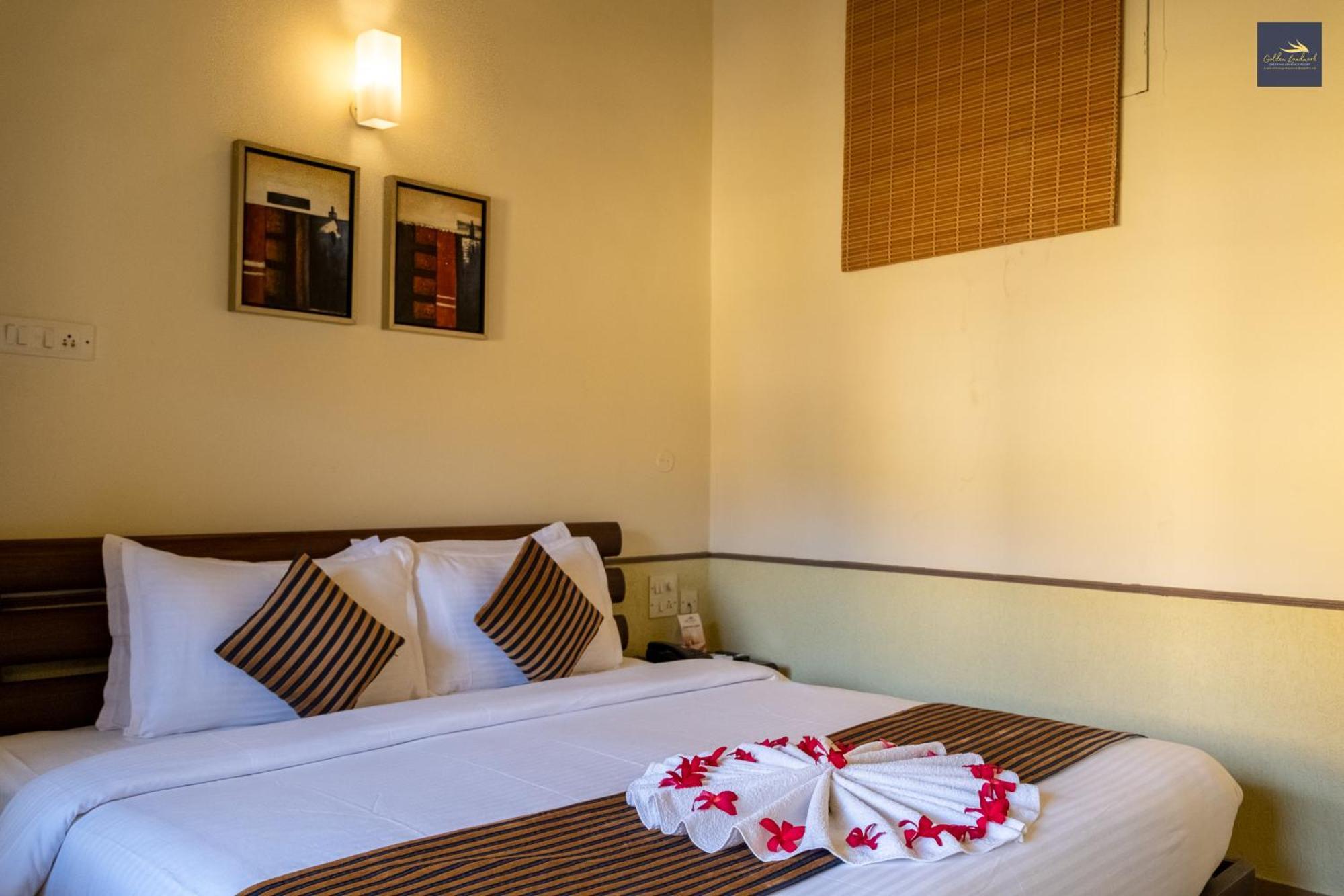 Golden Landmark Green Valley Beach Resort Dona Paula Esterno foto