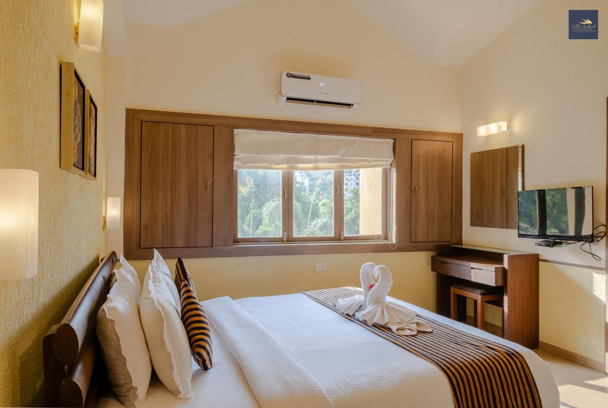 Golden Landmark Green Valley Beach Resort Dona Paula Esterno foto