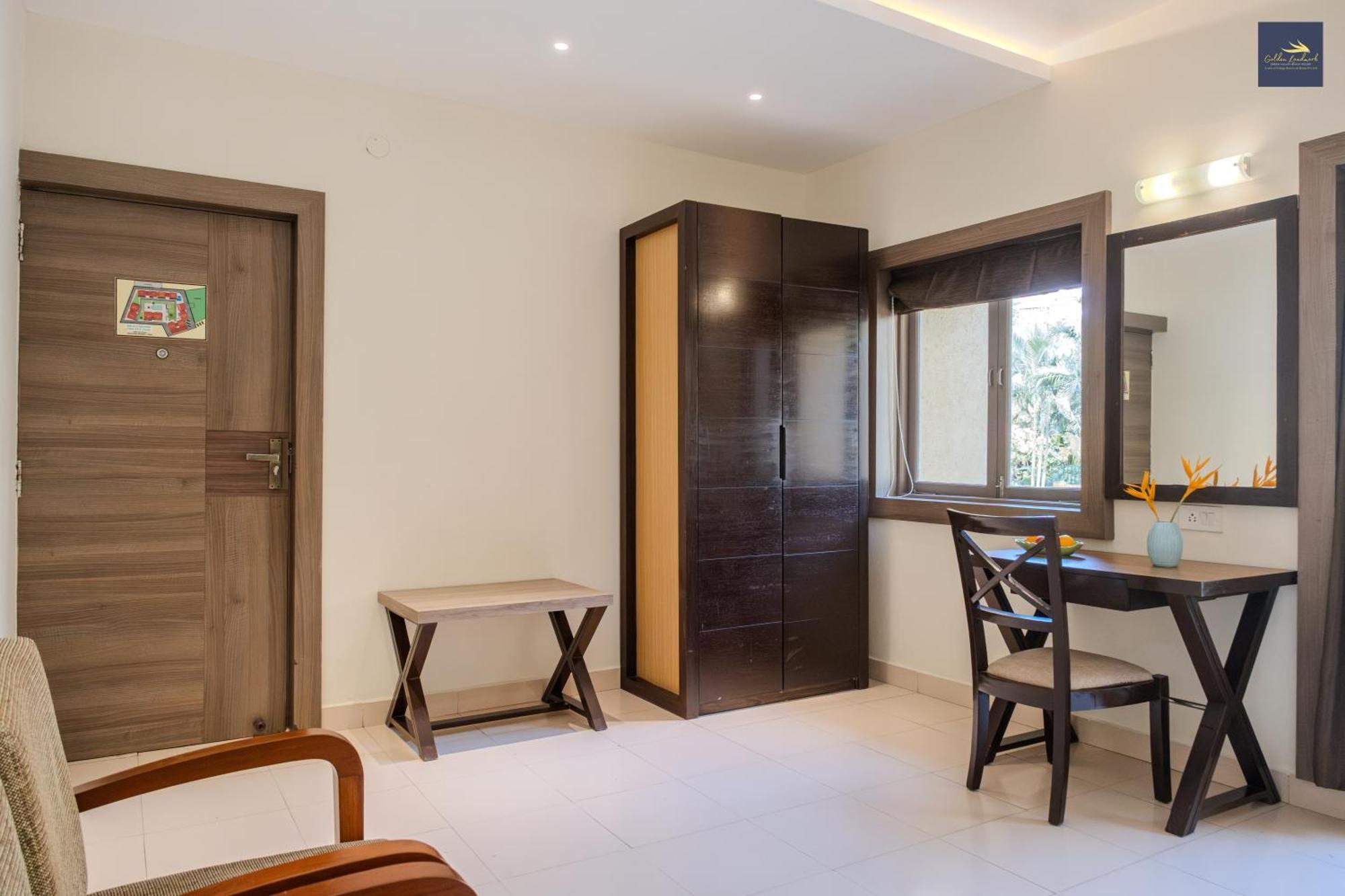 Golden Landmark Green Valley Beach Resort Dona Paula Esterno foto