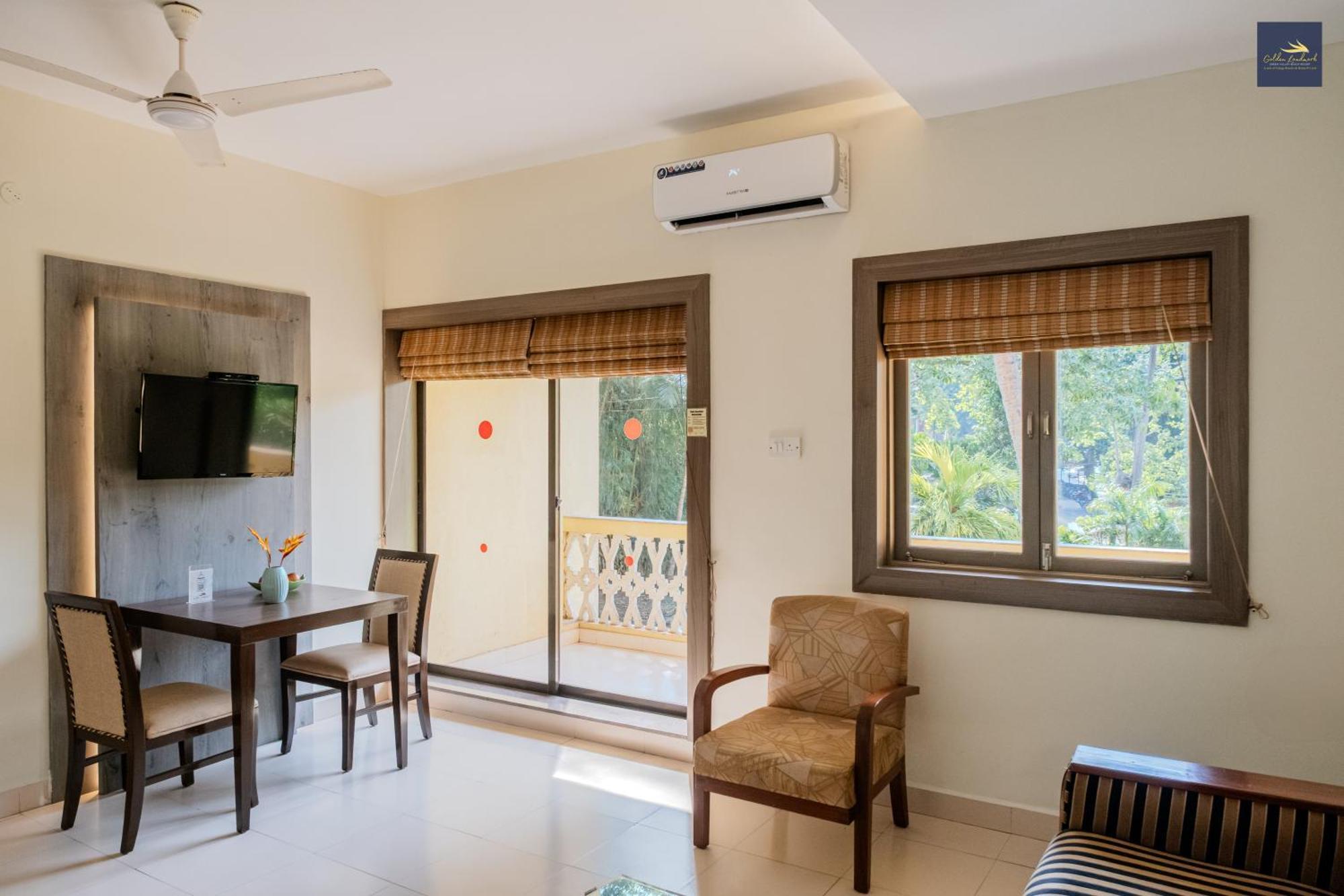 Golden Landmark Green Valley Beach Resort Dona Paula Esterno foto